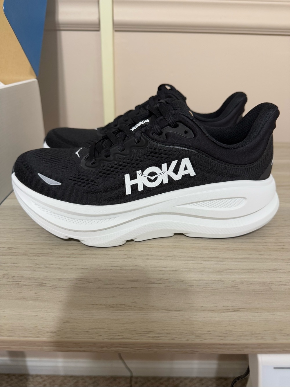 NIB Hoka Bondi 9 Womens Black White Shoe Size 8.5